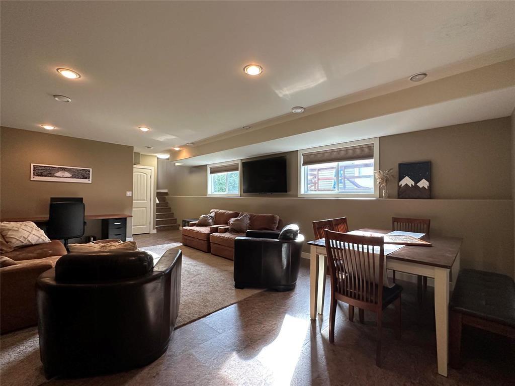 2535 Rosser Avenue Property Photo 21