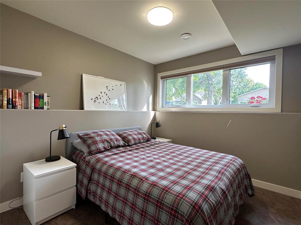2535 Rosser Avenue Property Photo 22