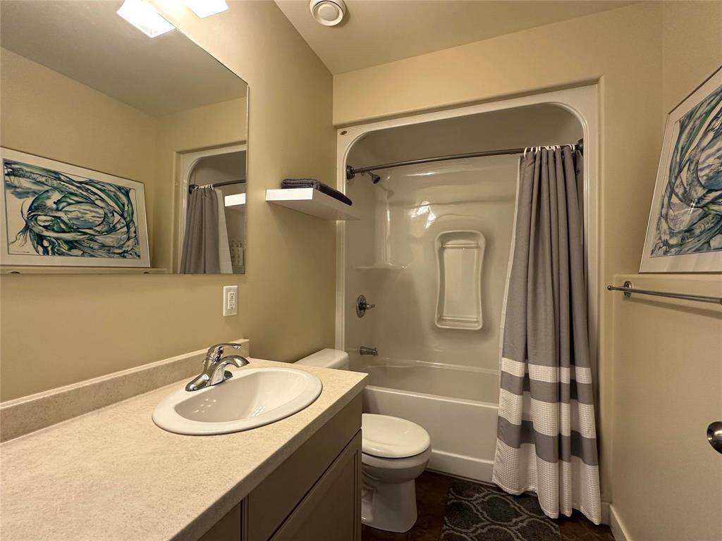 2535 Rosser Avenue Property Photo 24