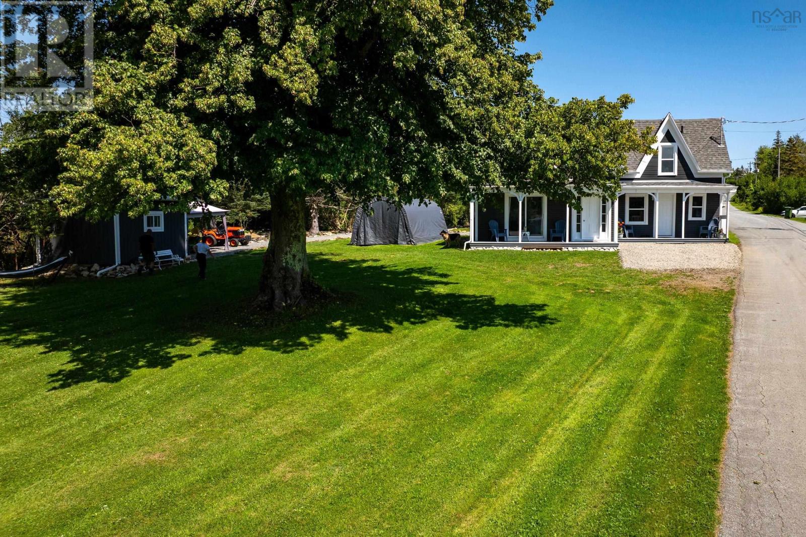 17 Behie Road E Property Photo 5