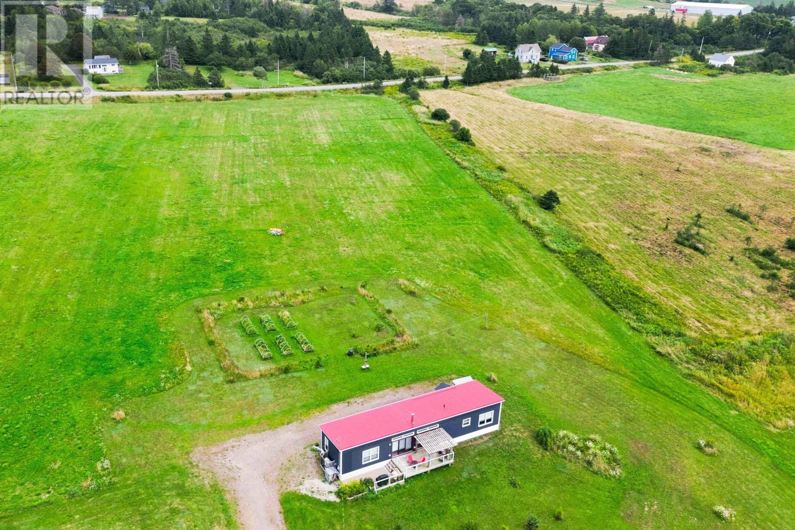 1474 Cape Split Road Property Photo 4