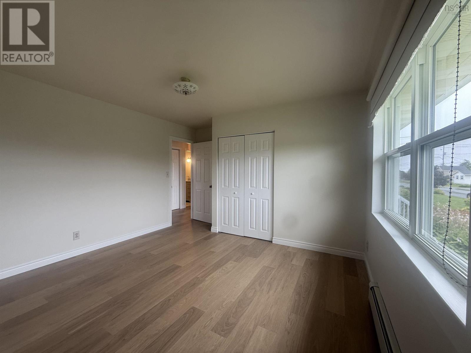 78 Currie St Street Property Photo 9