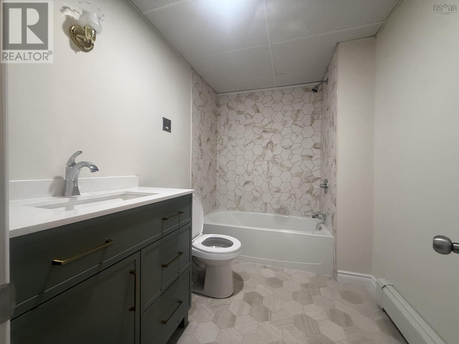 78 Currie St Street Property Photo 13