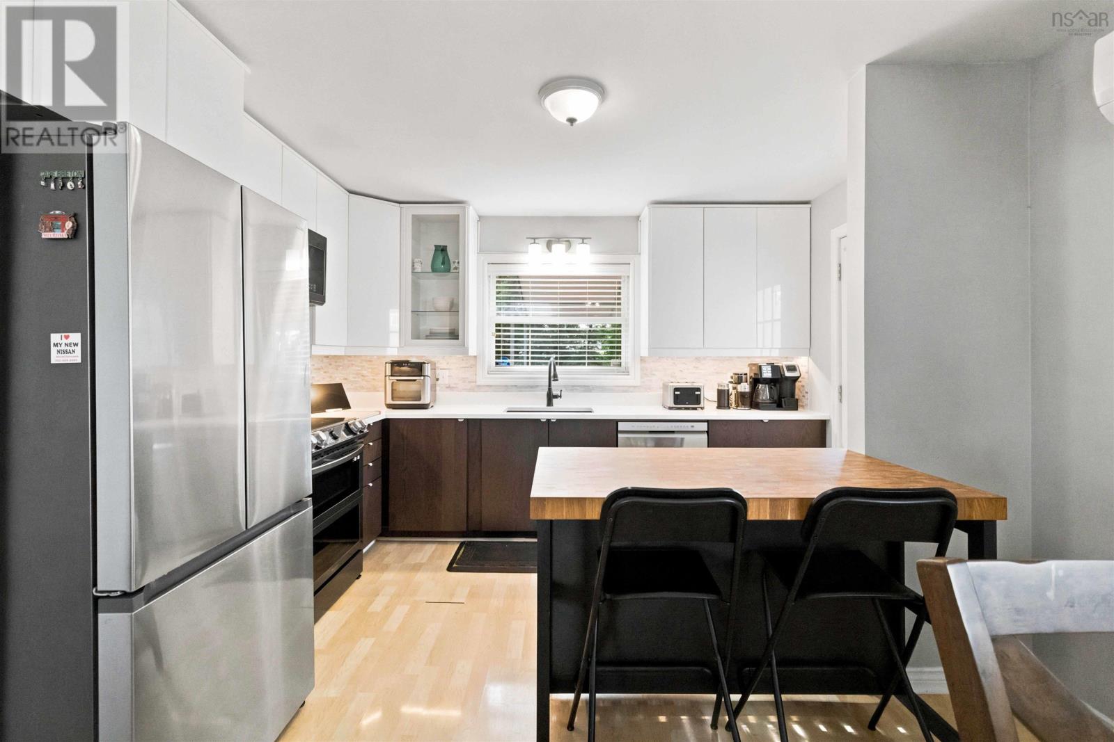 7 Continental Lane Property Photo 12