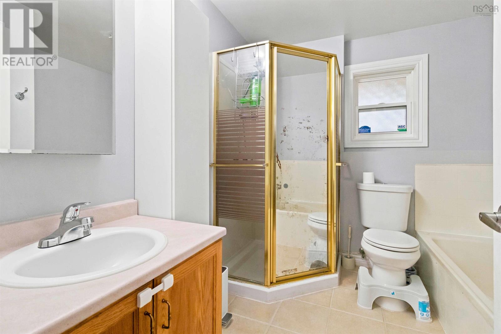 7 Continental Lane Property Photo 24