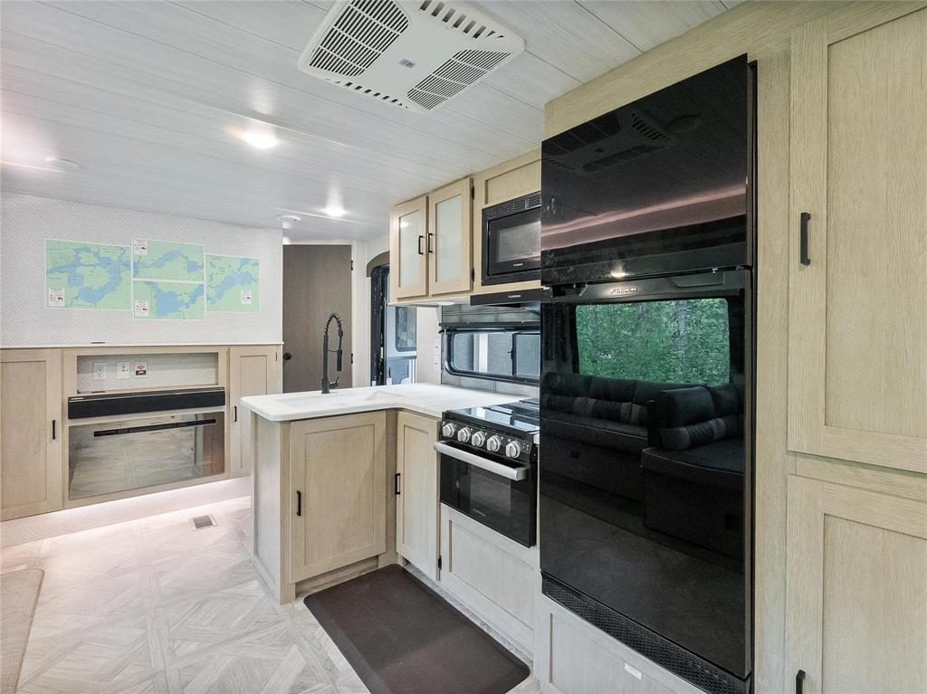 307 Willis Drive Property Photo 19