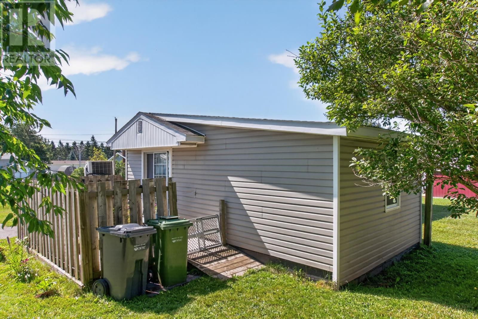741 Starling Street Property Photo 27