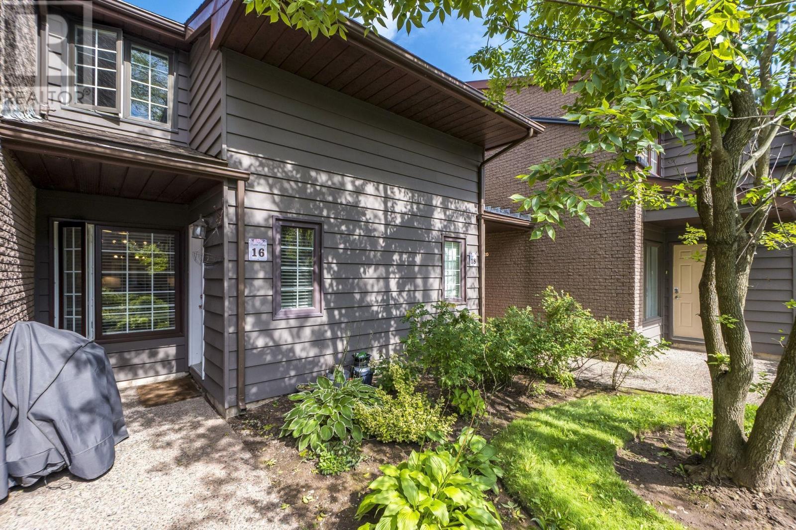 16 4 Rose Way Property Photo 1