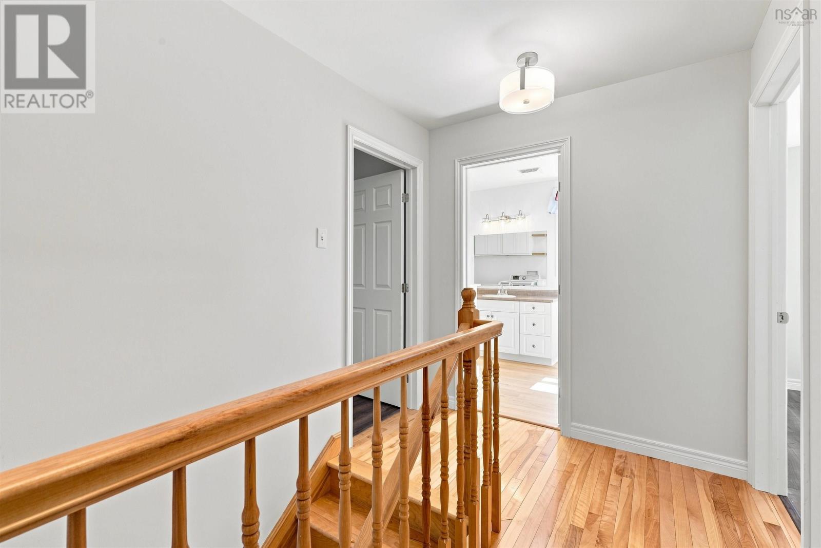 77 Holyrood Close Property Photo 15