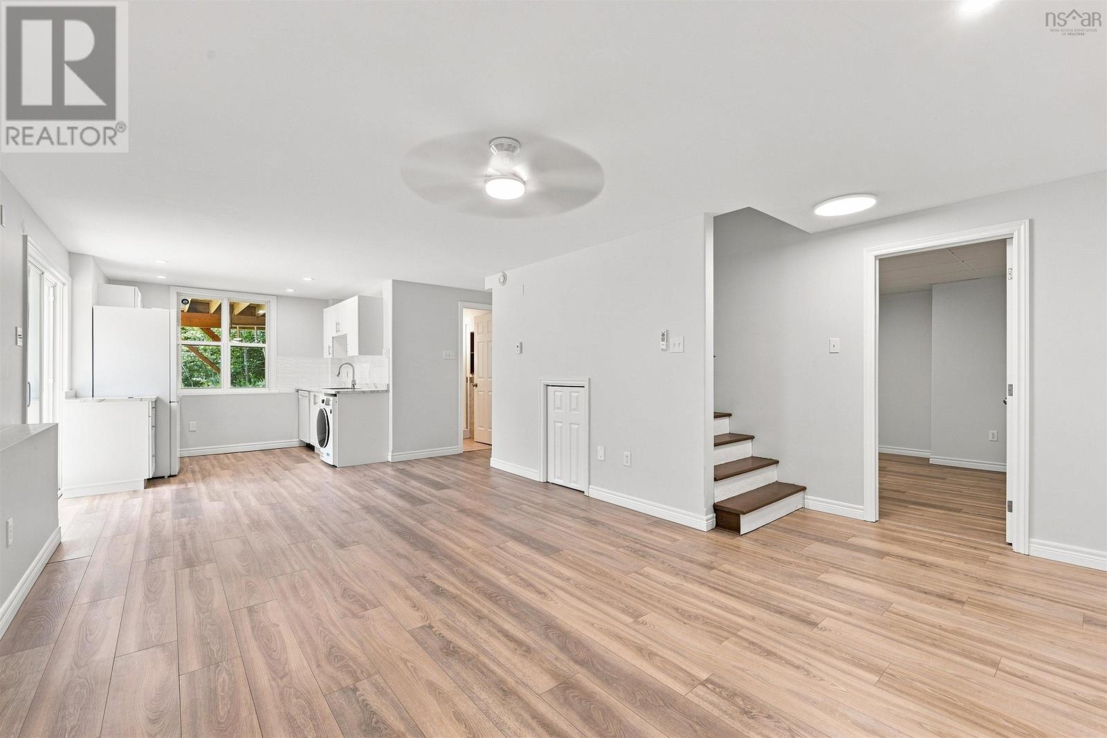 77 Holyrood Close Property Photo 29