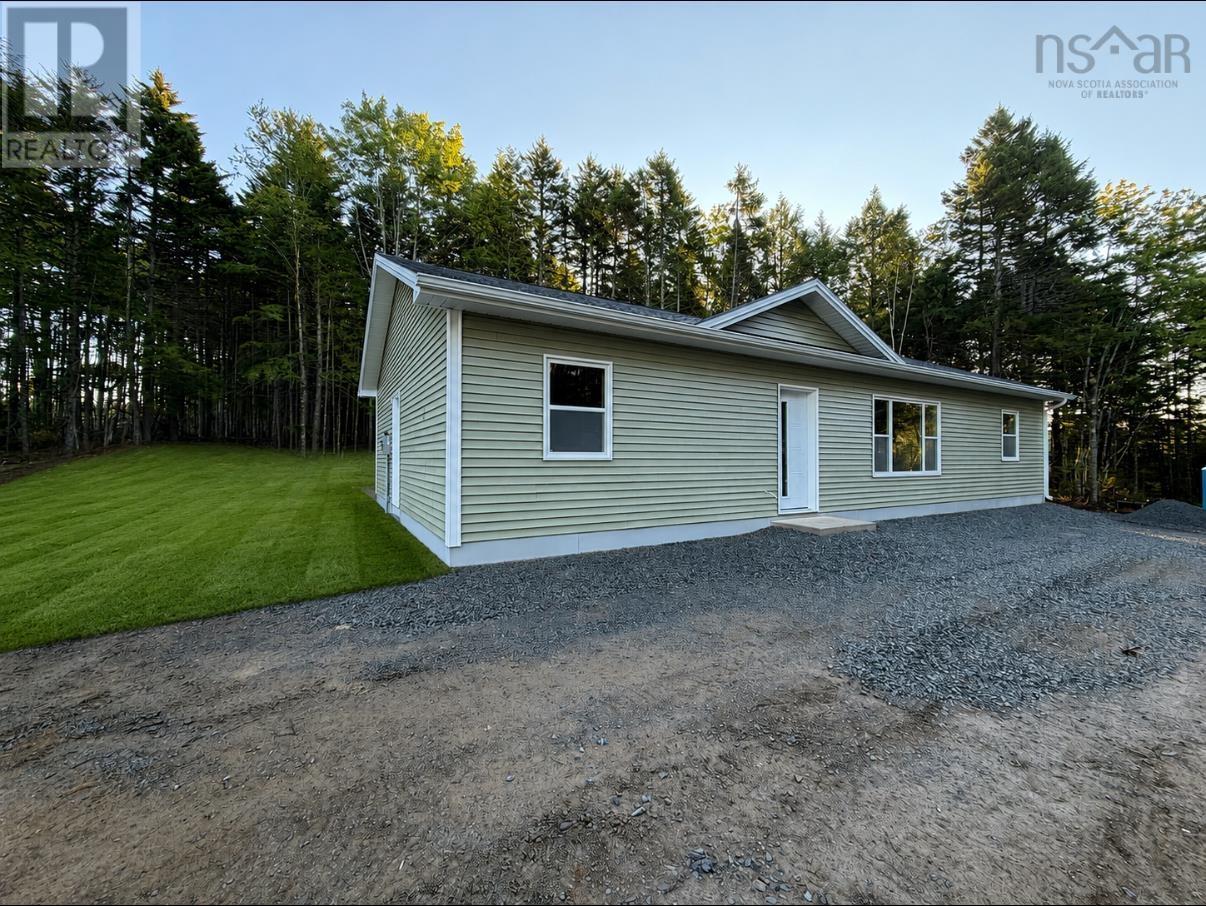 402 Mullock Road Property Photo 1