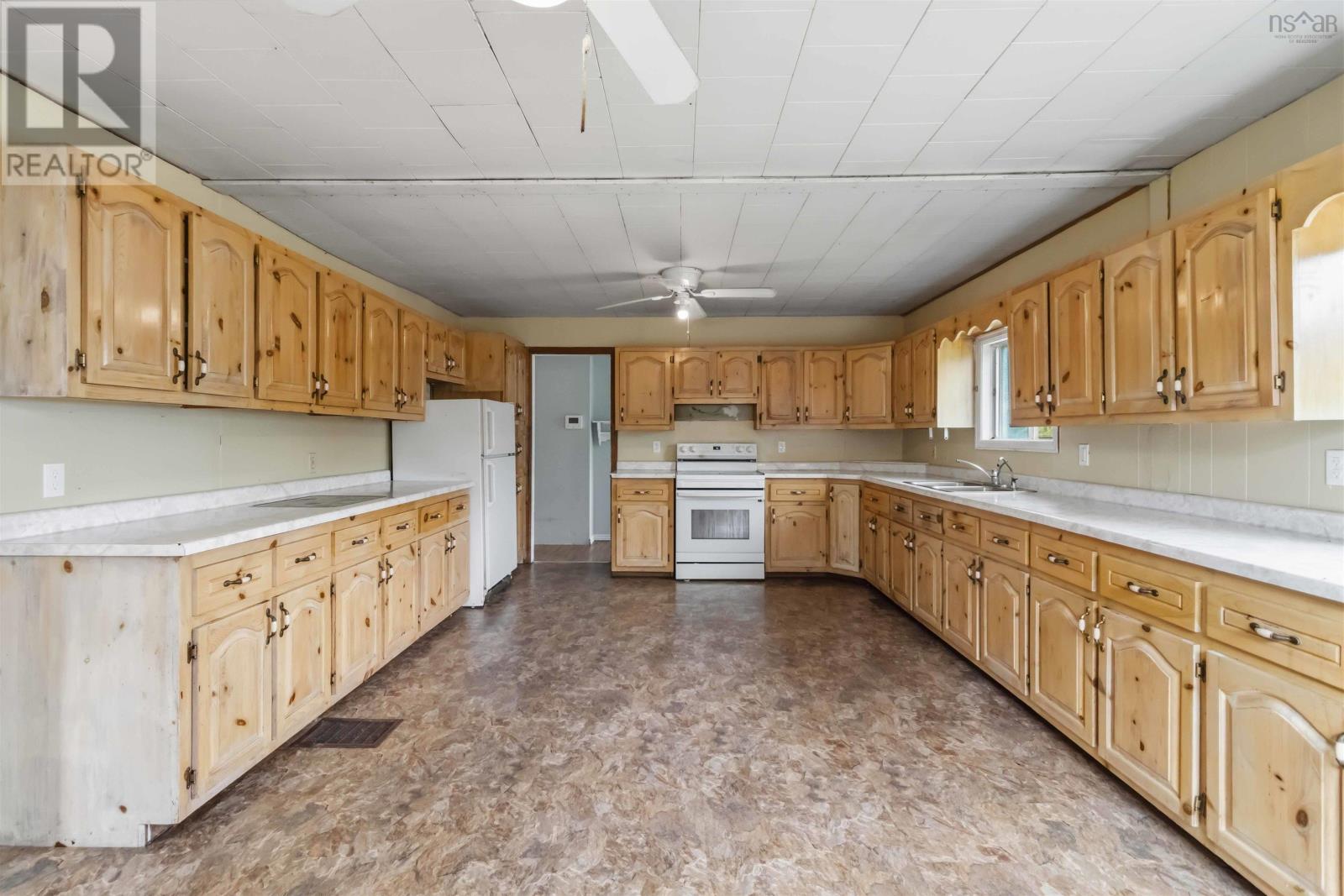 9490 Highway 8 Property Photo 5