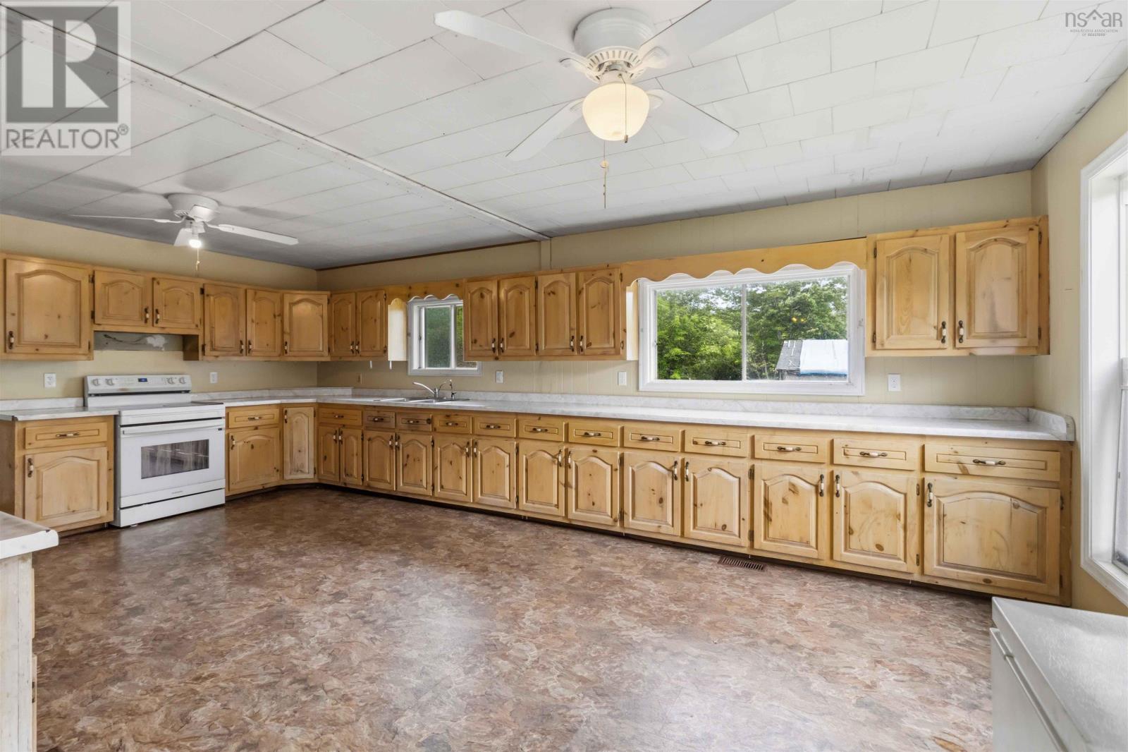 9490 Highway 8 Property Photo 6