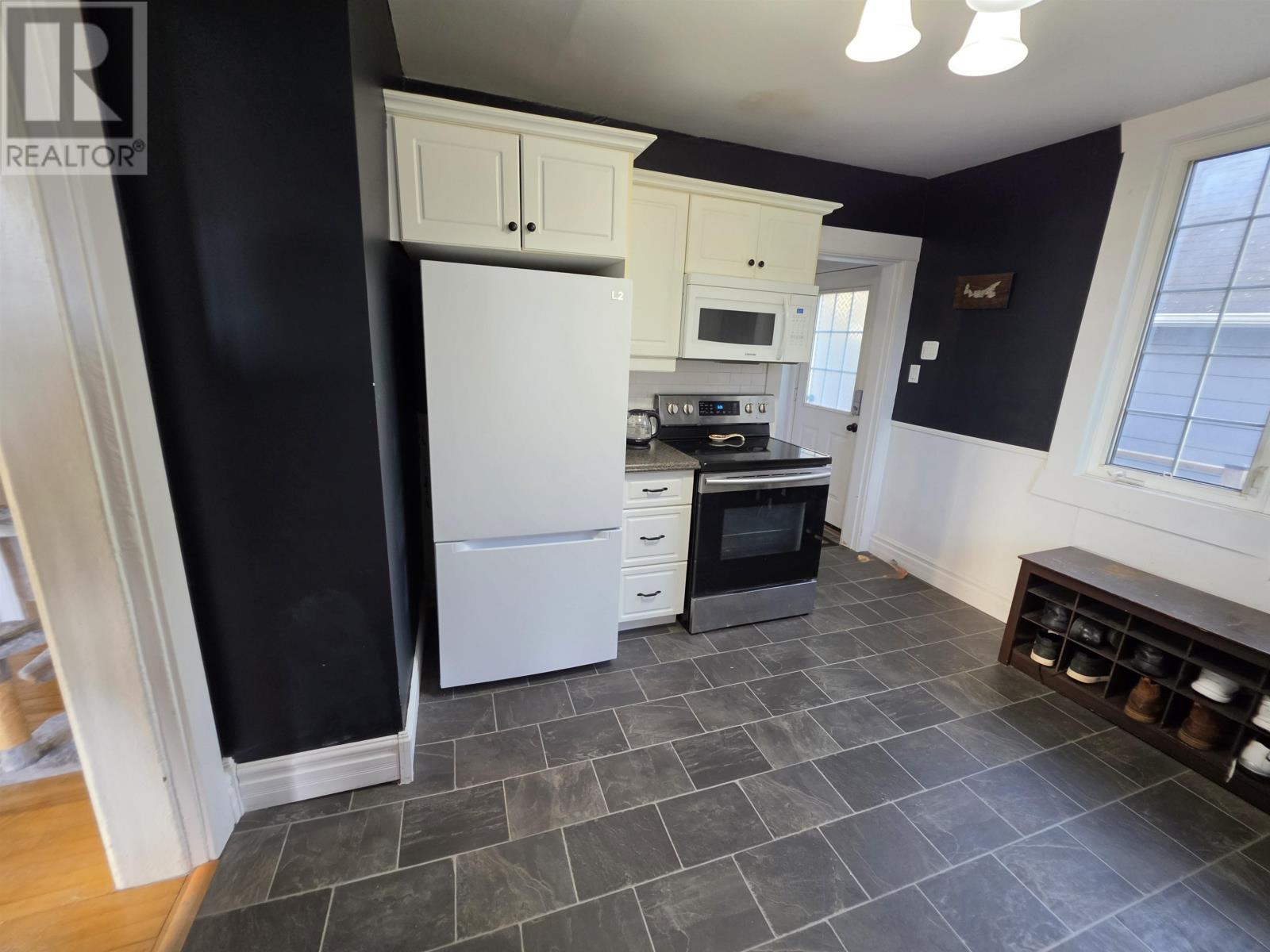 131 Spring Street Property Photo 25
