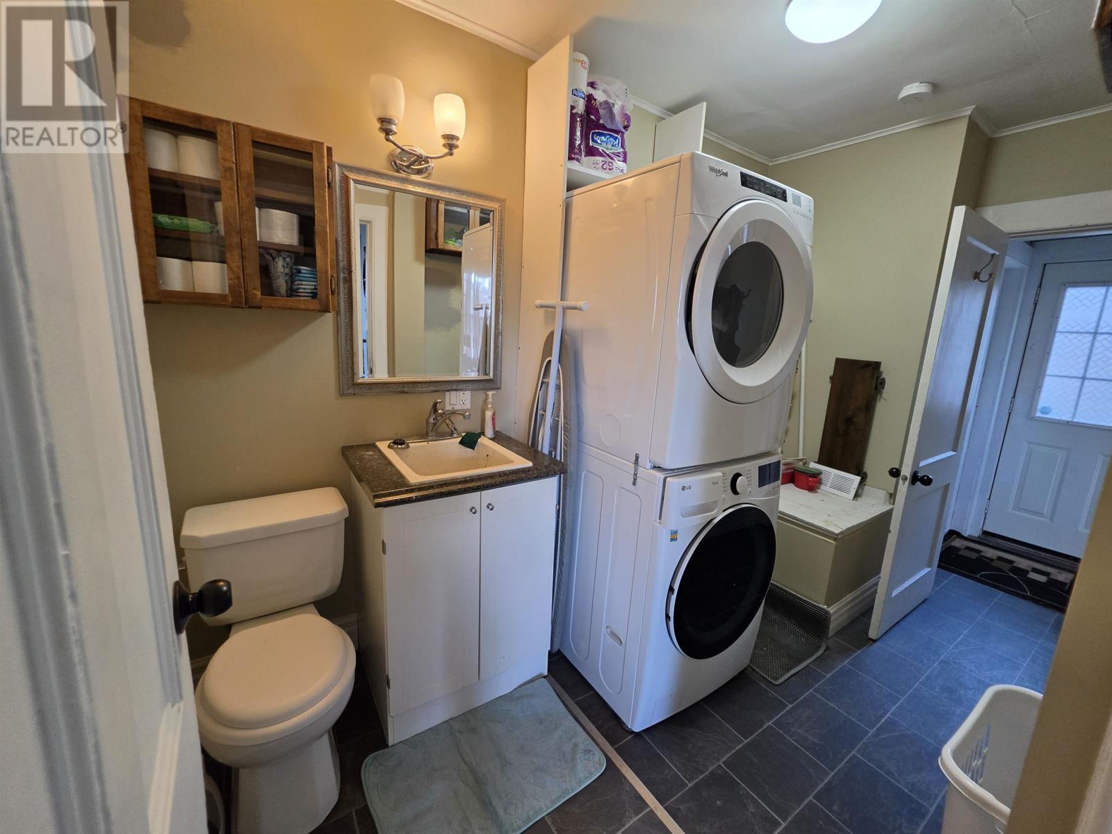 131 Spring Street Property Photo 27