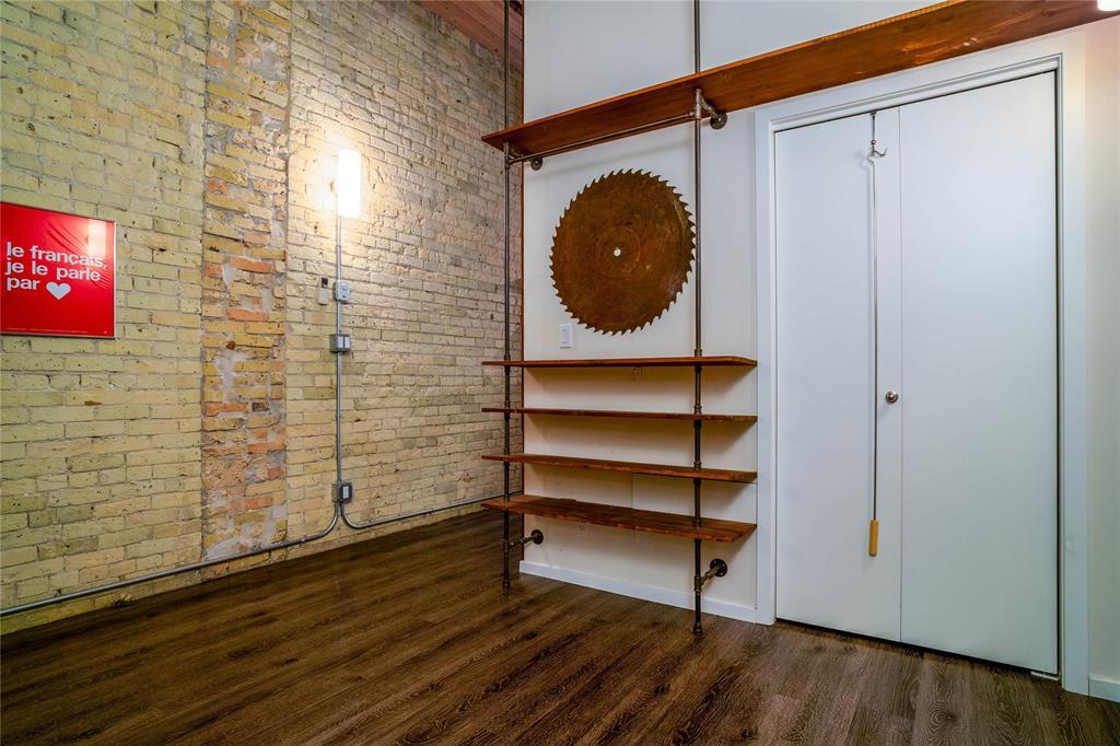 211 132 James Avenue Property Photo 11