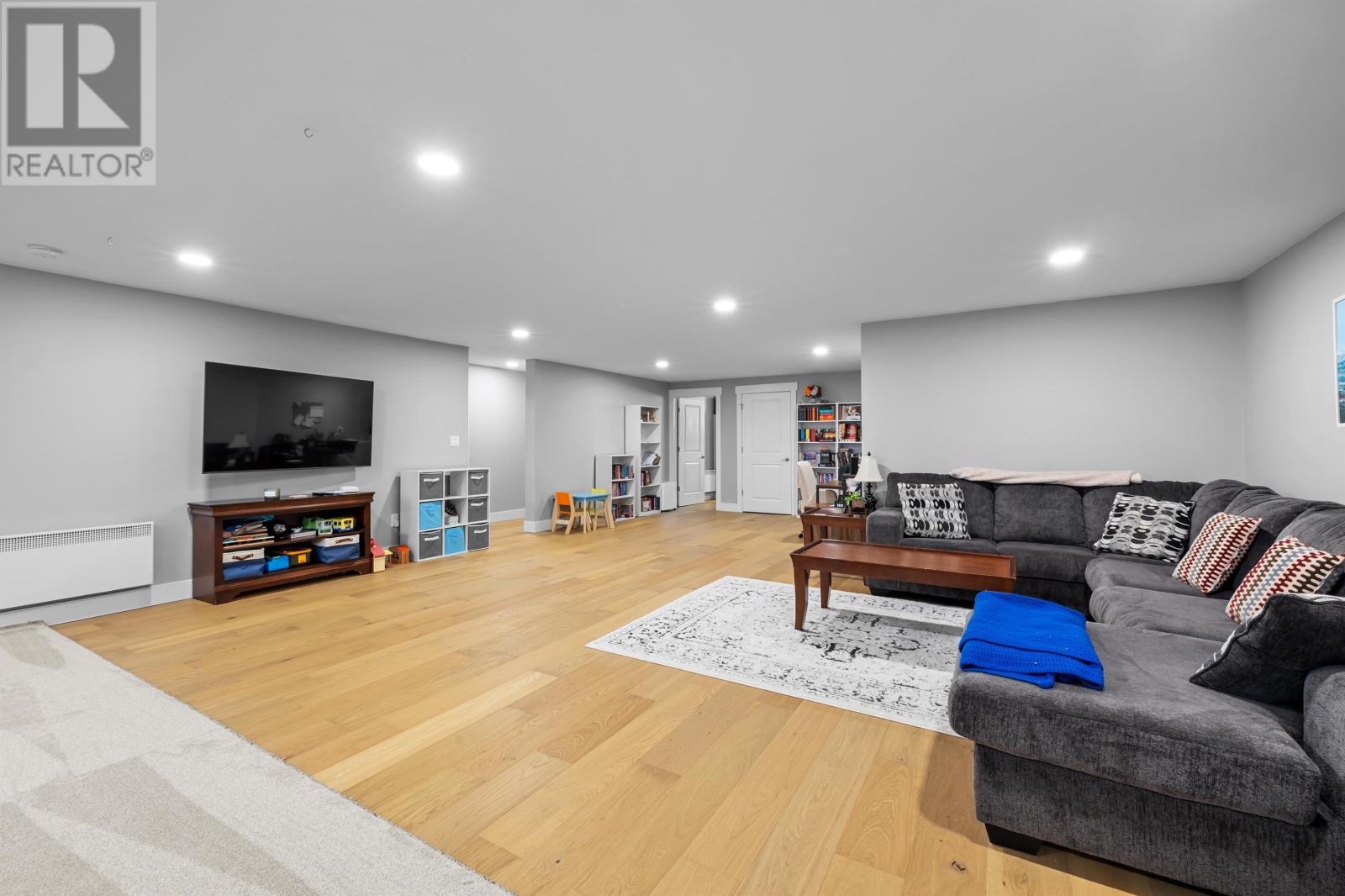 31 Lantern Crescent Property Photo 35