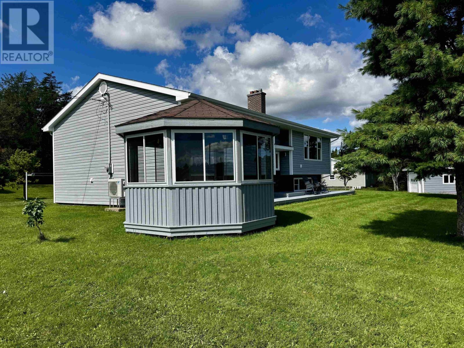 110 De Raymond St. Property Photo 37