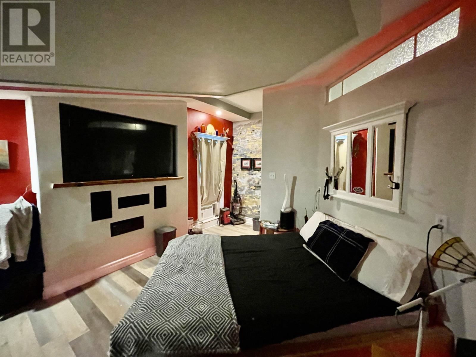 32756 Route 2 Property Photo 15