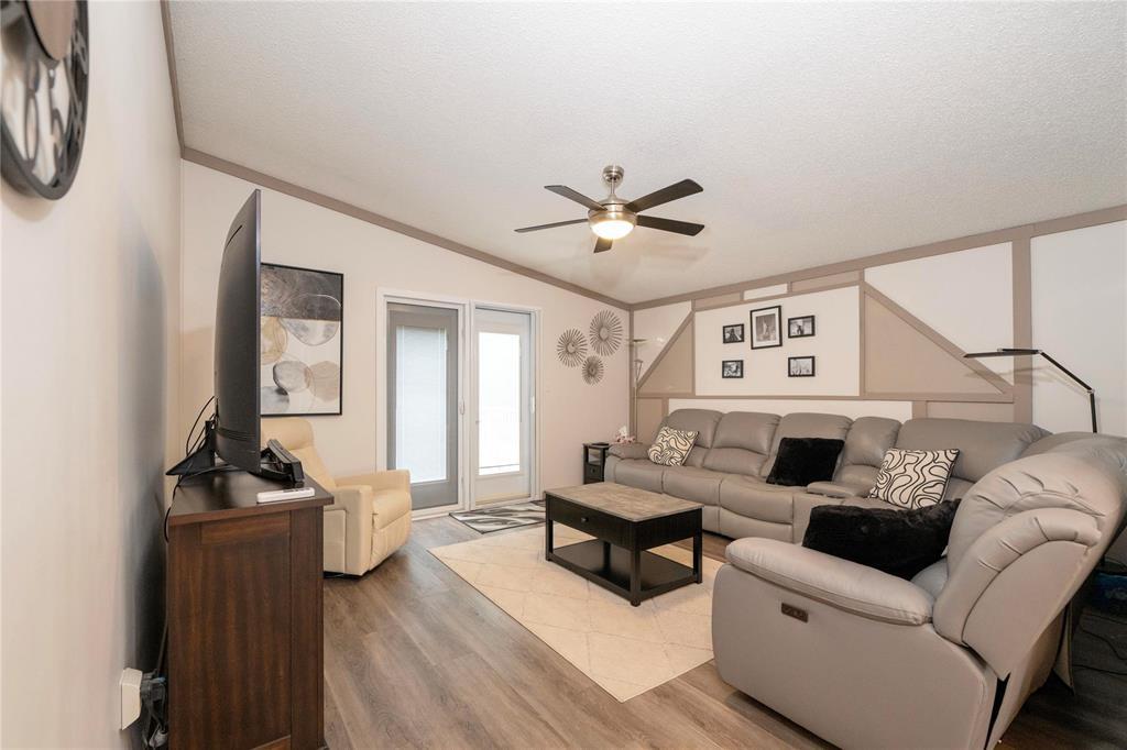 22 Sandpiper Bay Property Photo 7