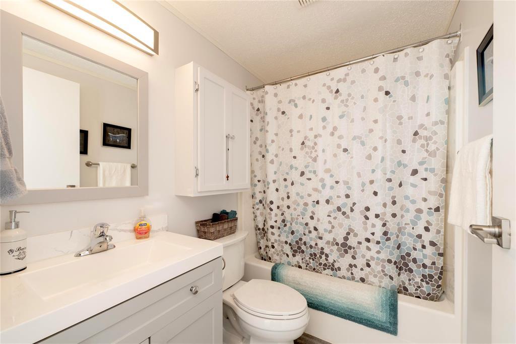 22 Sandpiper Bay Property Photo 9
