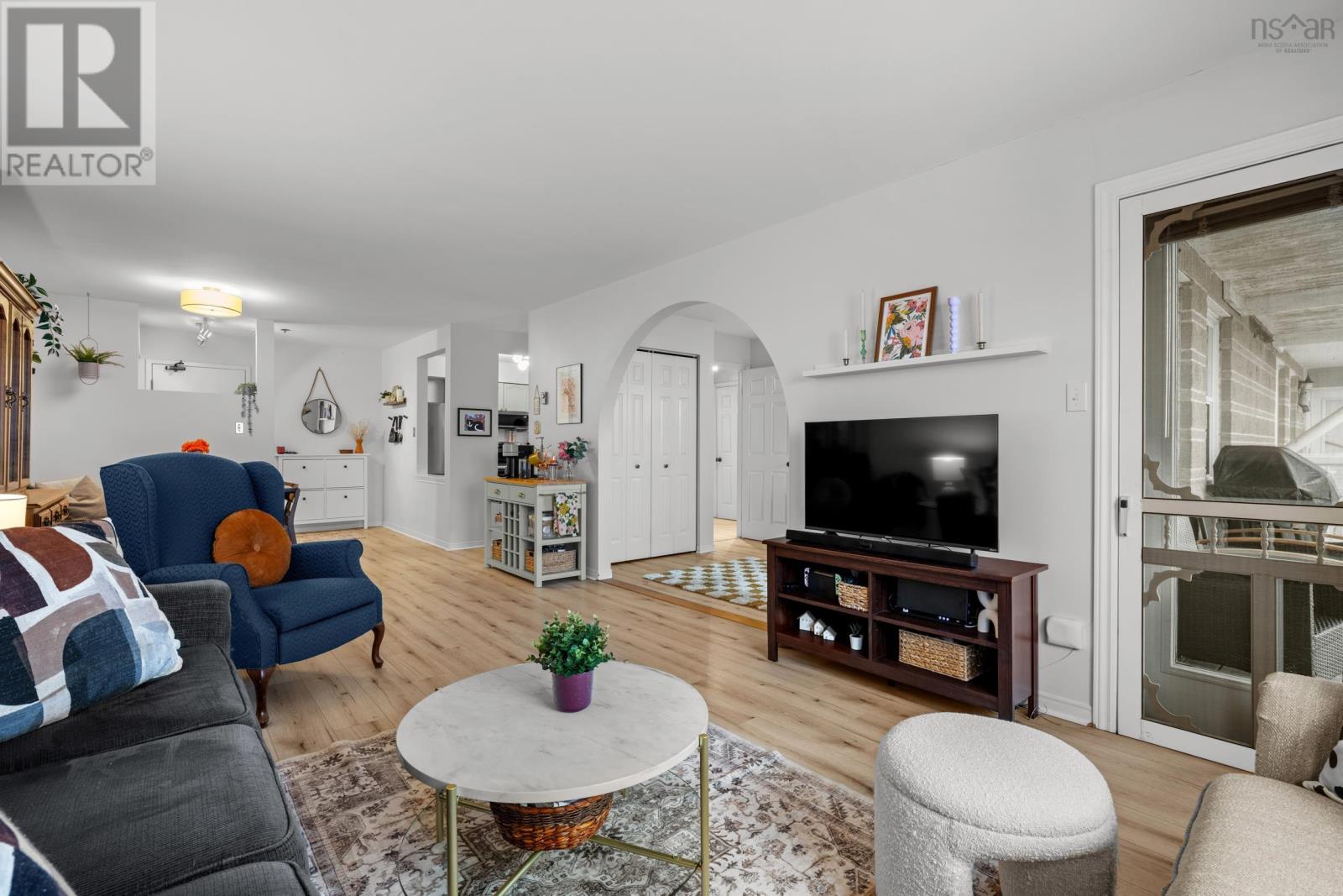 409 93 Kearney Lake Road Property Photo 16