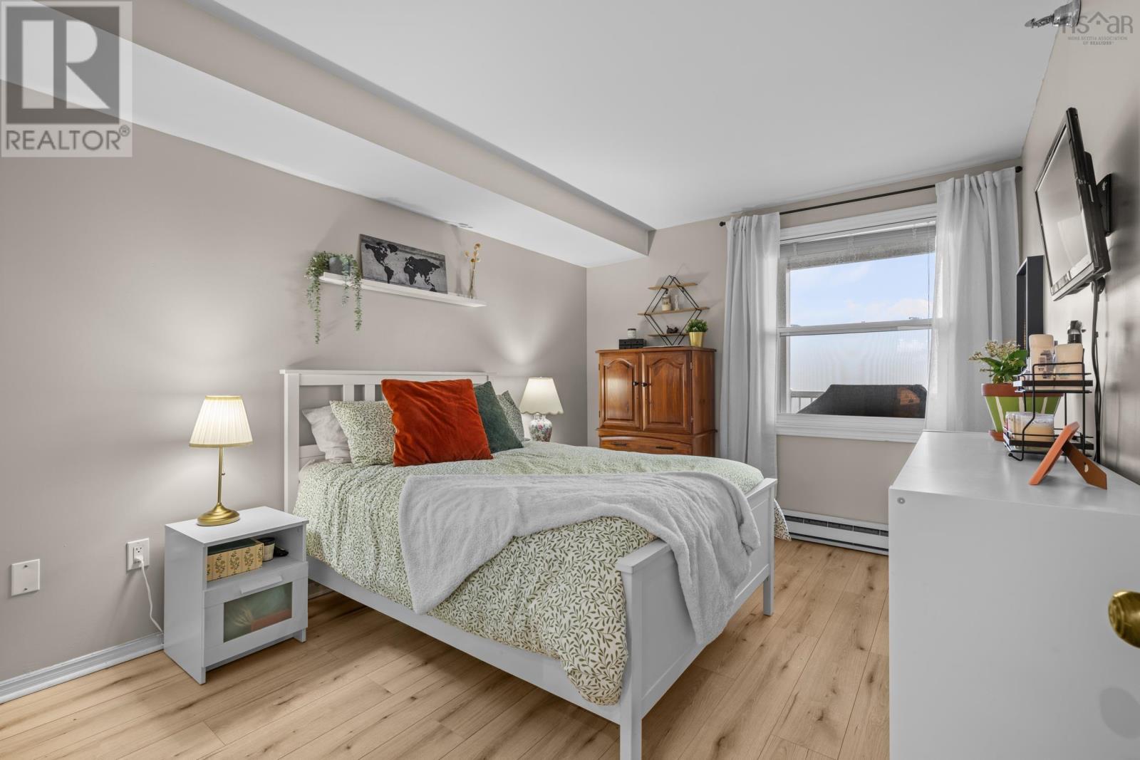 409 93 Kearney Lake Road Property Photo 17