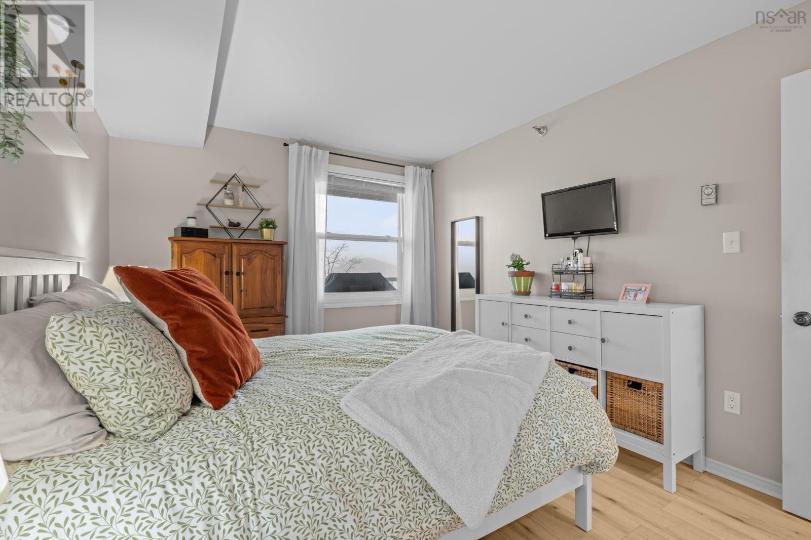 409 93 Kearney Lake Road Property Photo 18