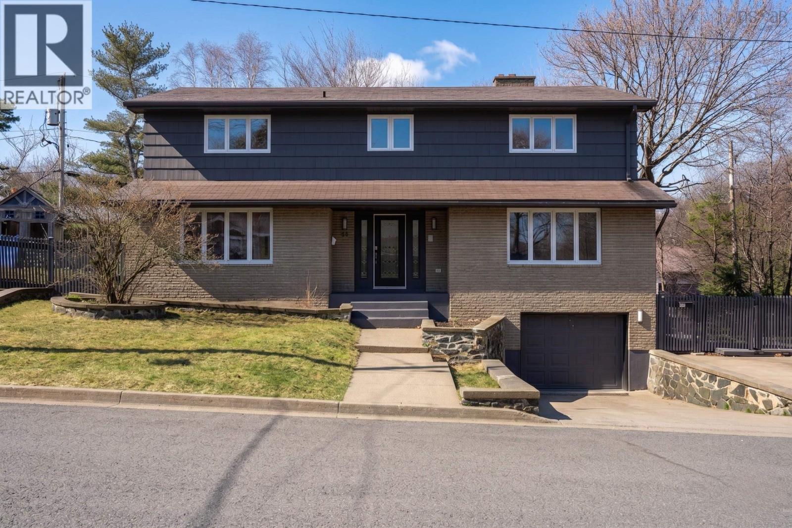 24 Parmbelle Lane