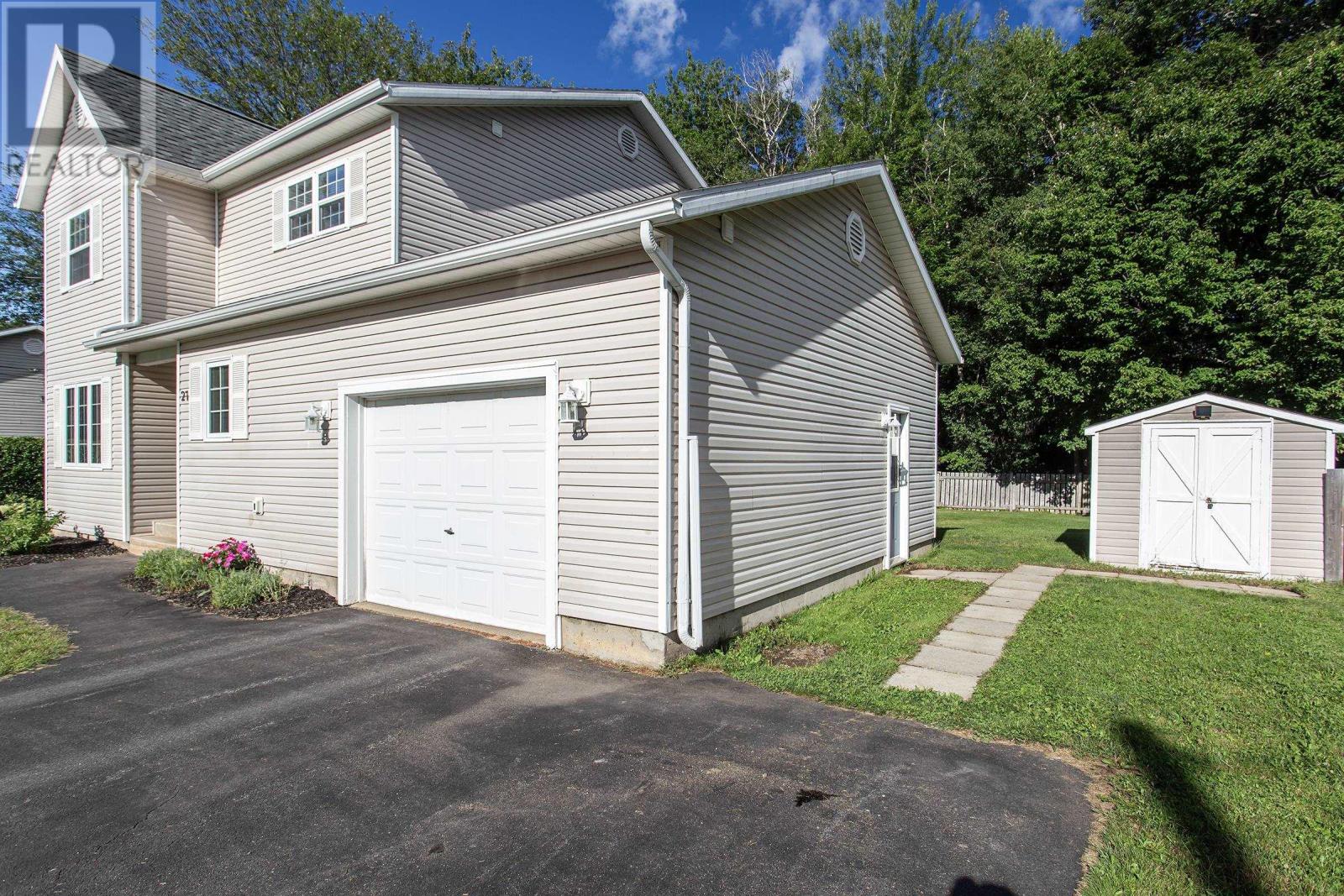 27 Pinecrest Drive Property Photo 5