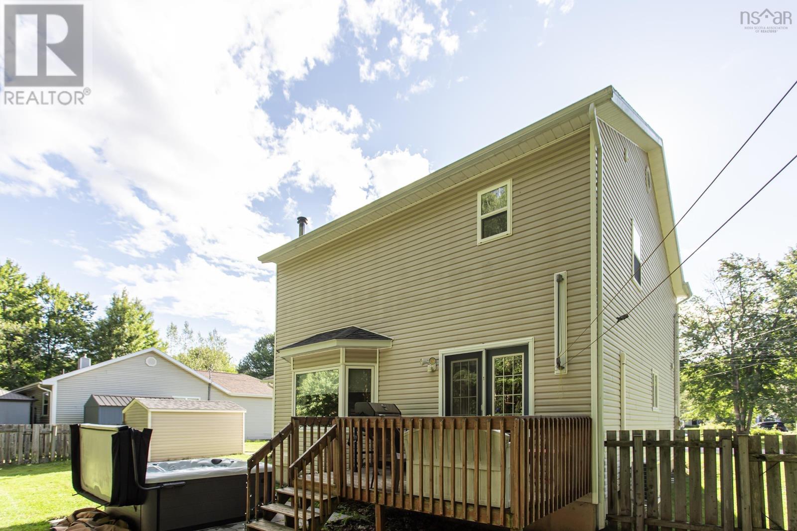 27 Pinecrest Drive Property Photo 8