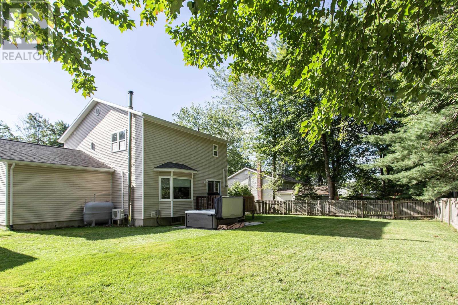 27 Pinecrest Drive Property Photo 9