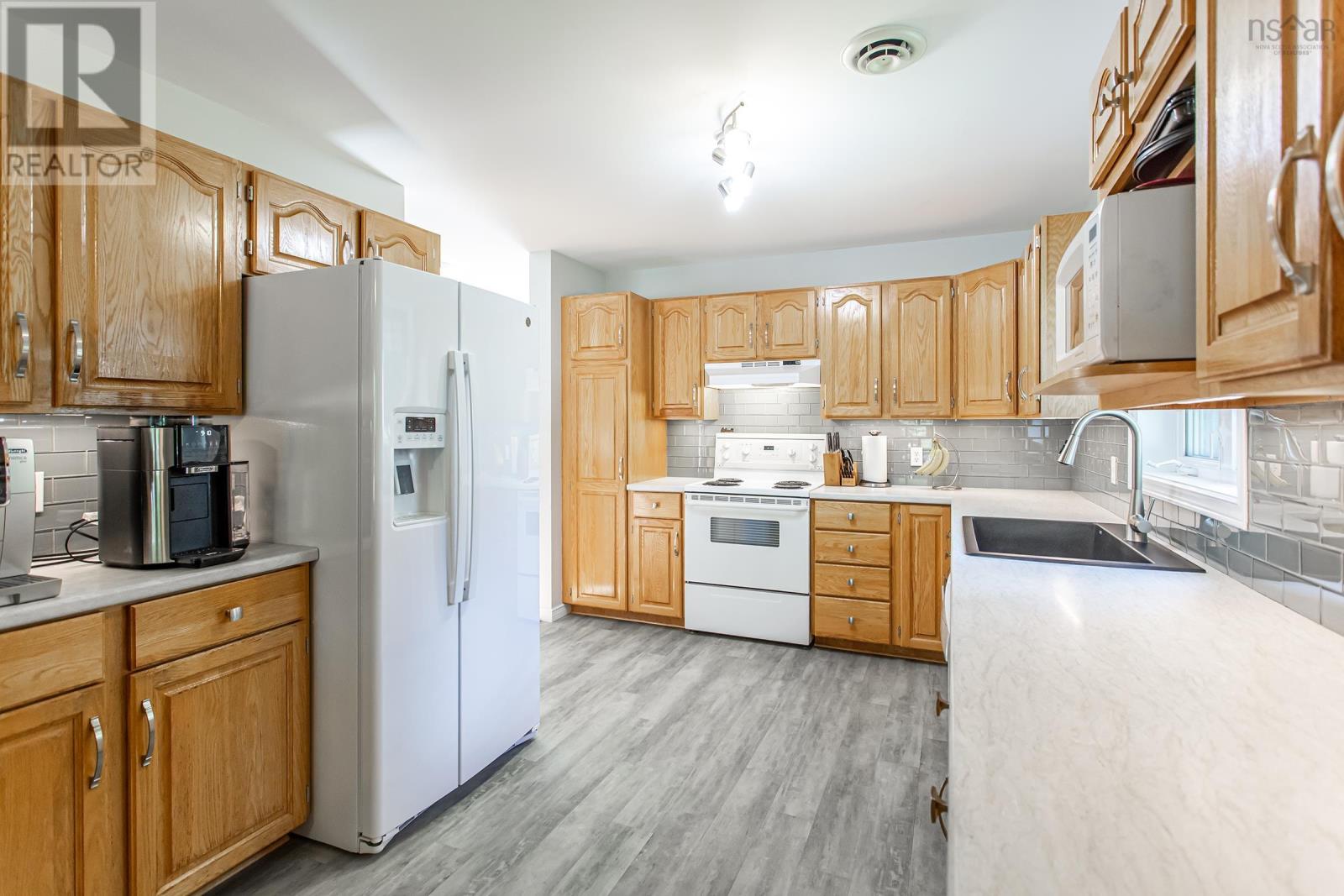 27 Pinecrest Drive Property Photo 13