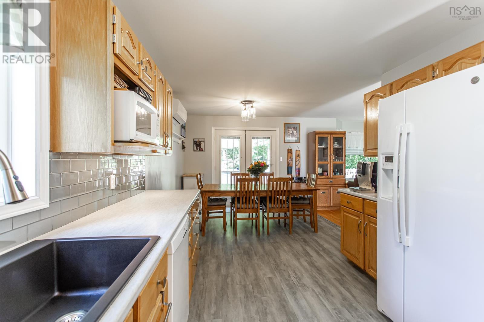 27 Pinecrest Drive Property Photo 15