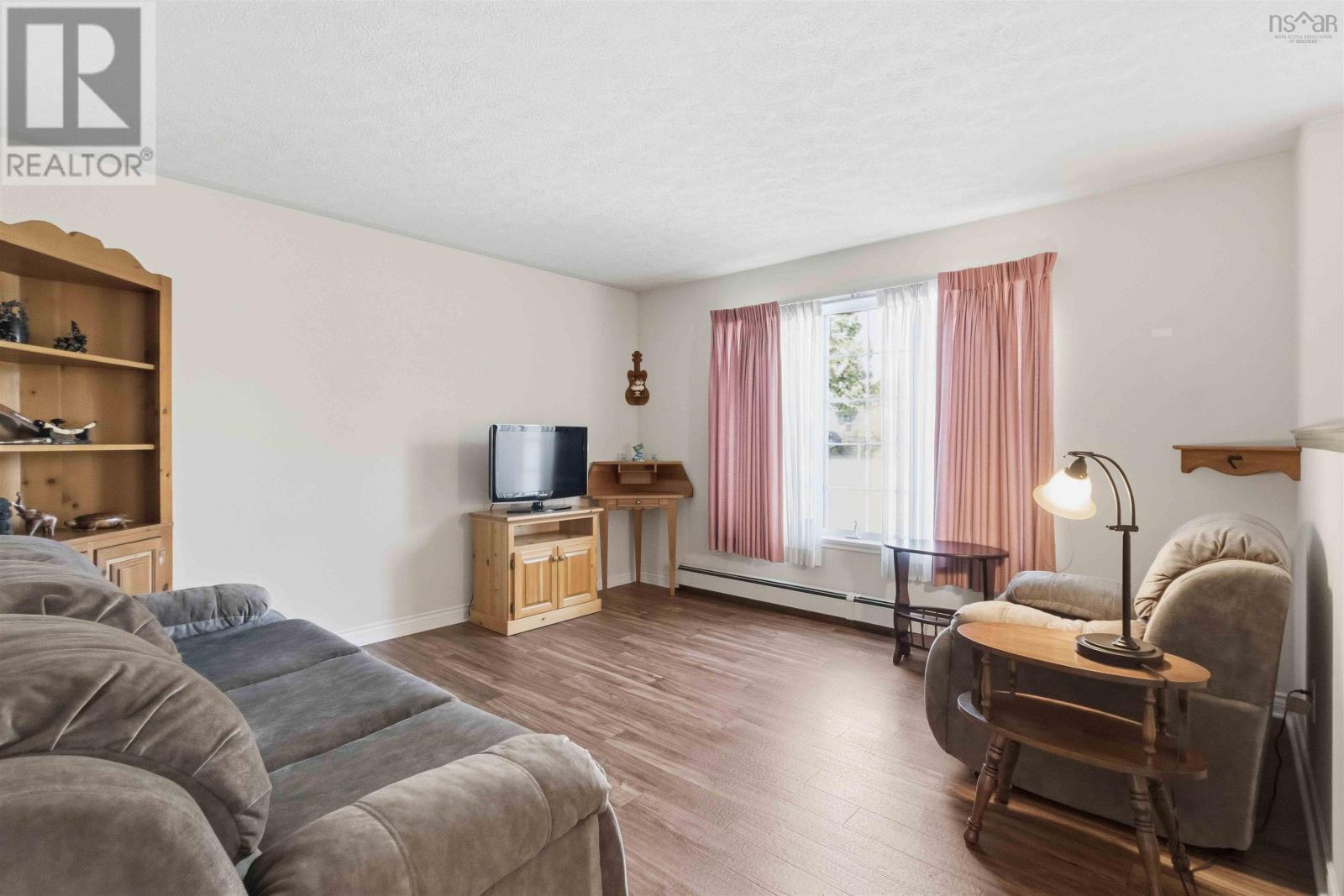 28 Fort Sackville Road Property Photo 10