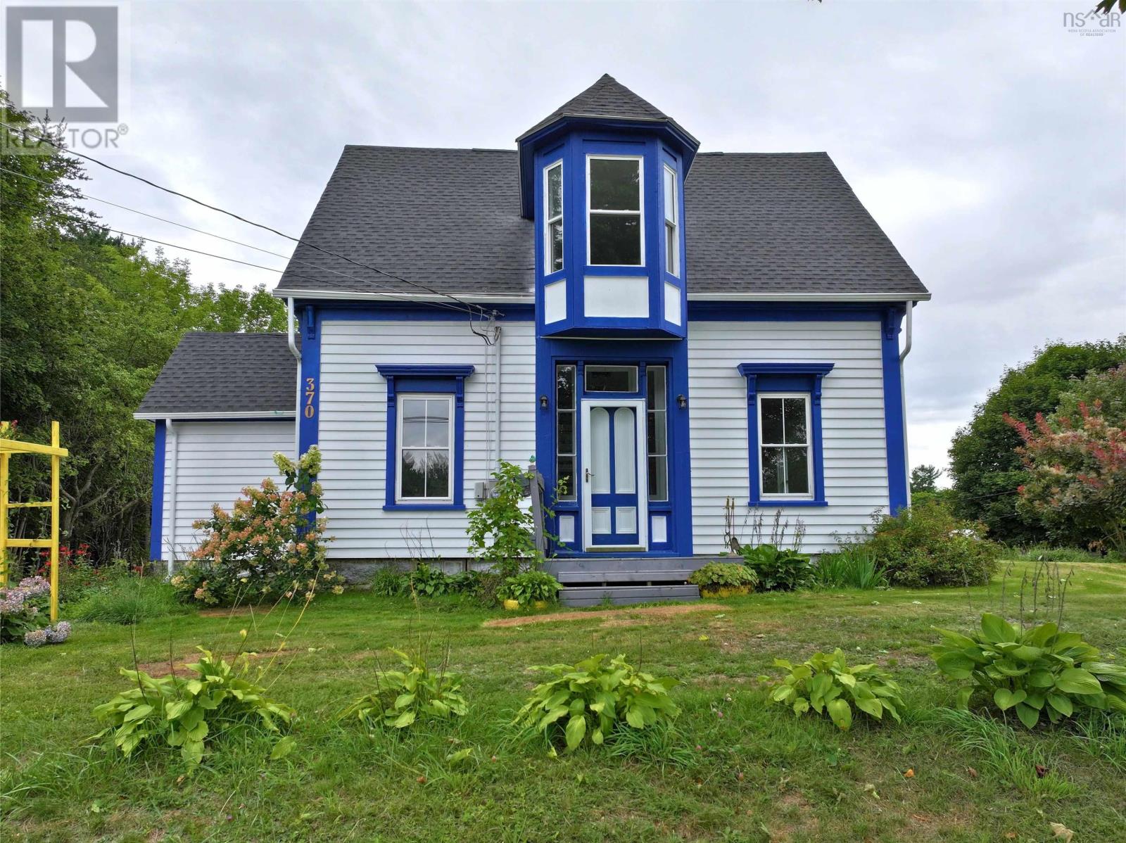 370 Back Centre Road Property Photo 1