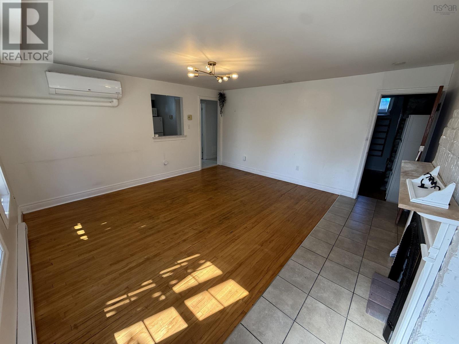 6&8 Tulip Street Property Photo 5