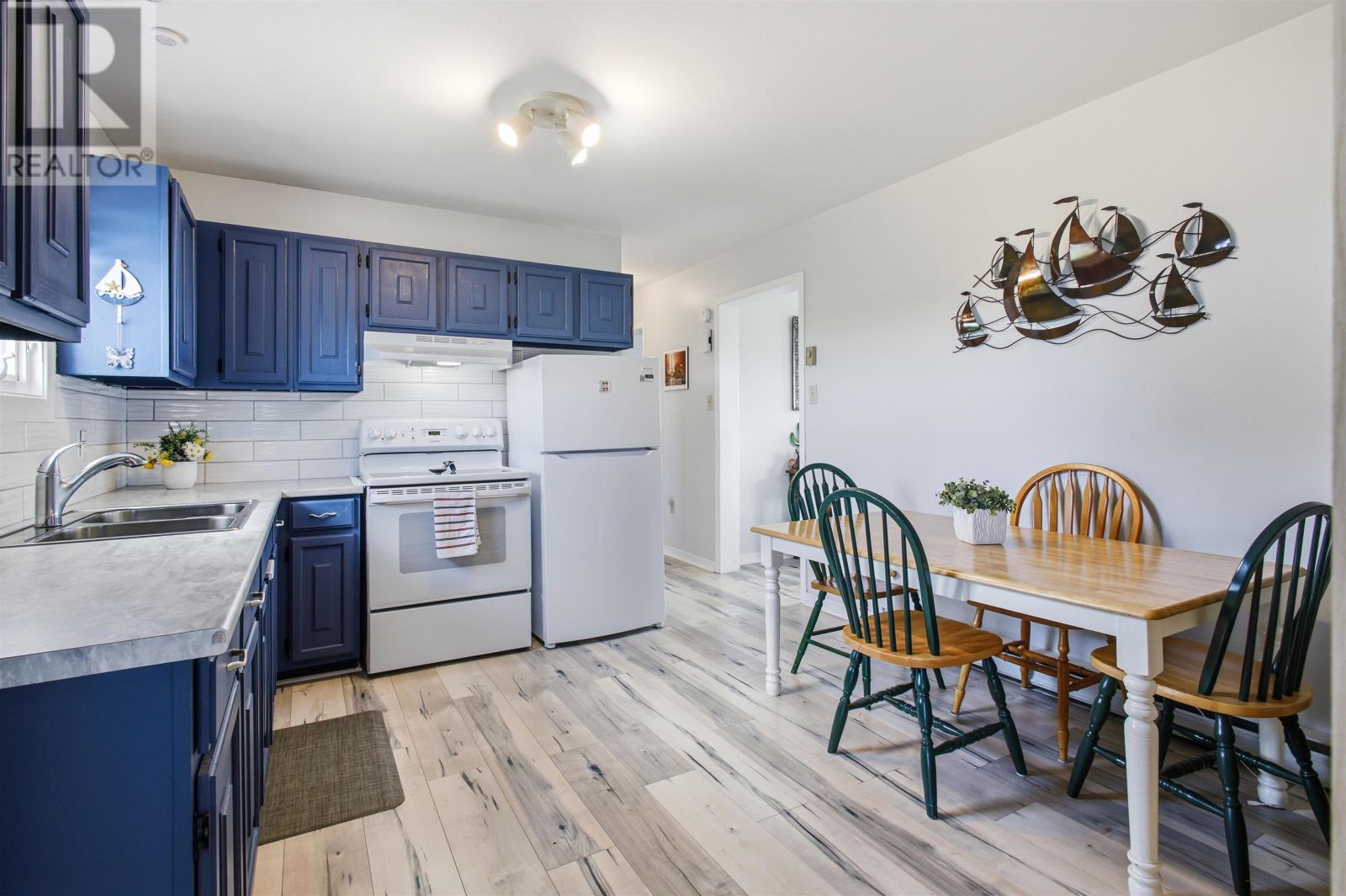 278 Basinview Crescent Property Photo 13