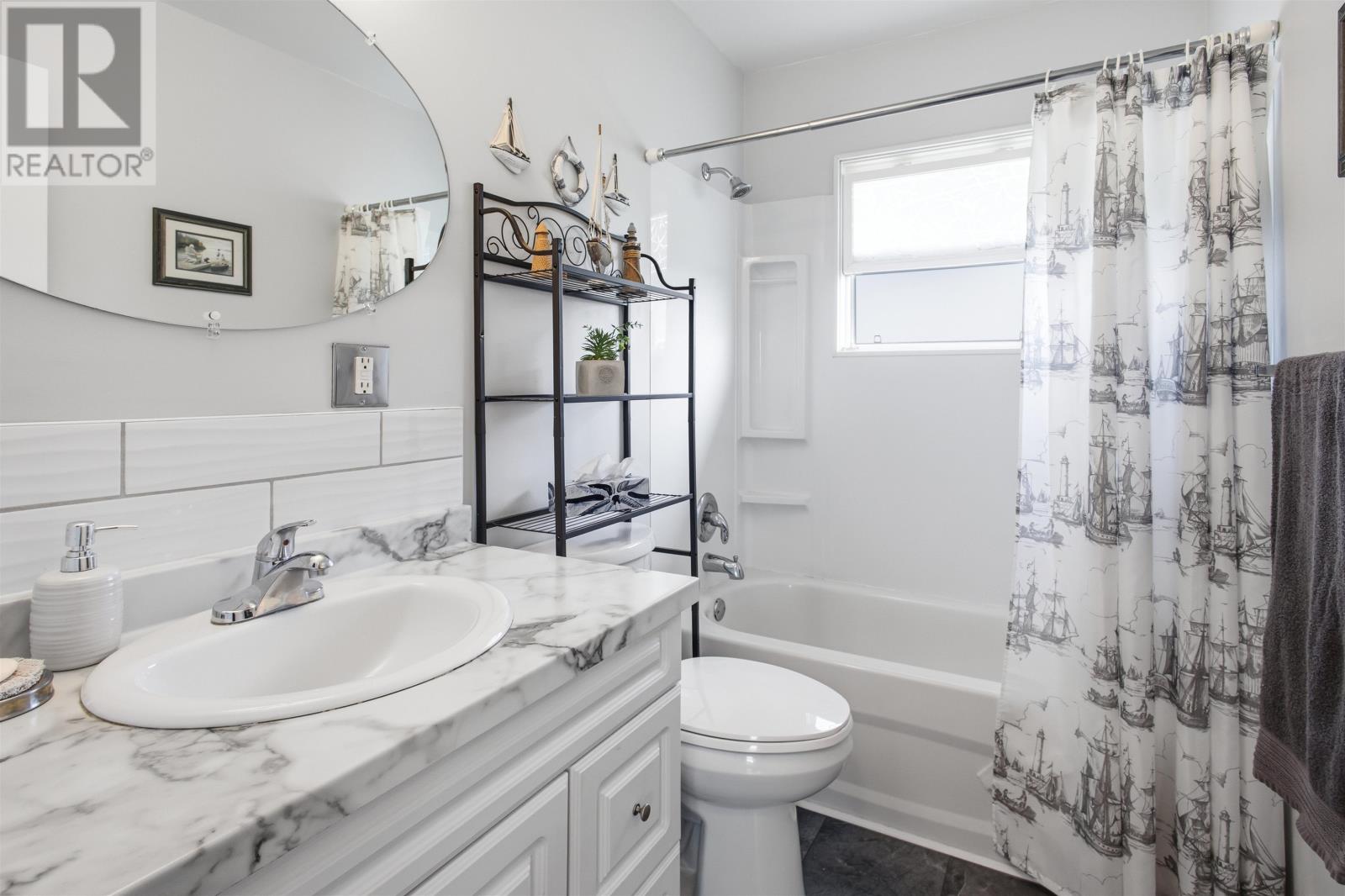 278 Basinview Crescent Property Photo 18