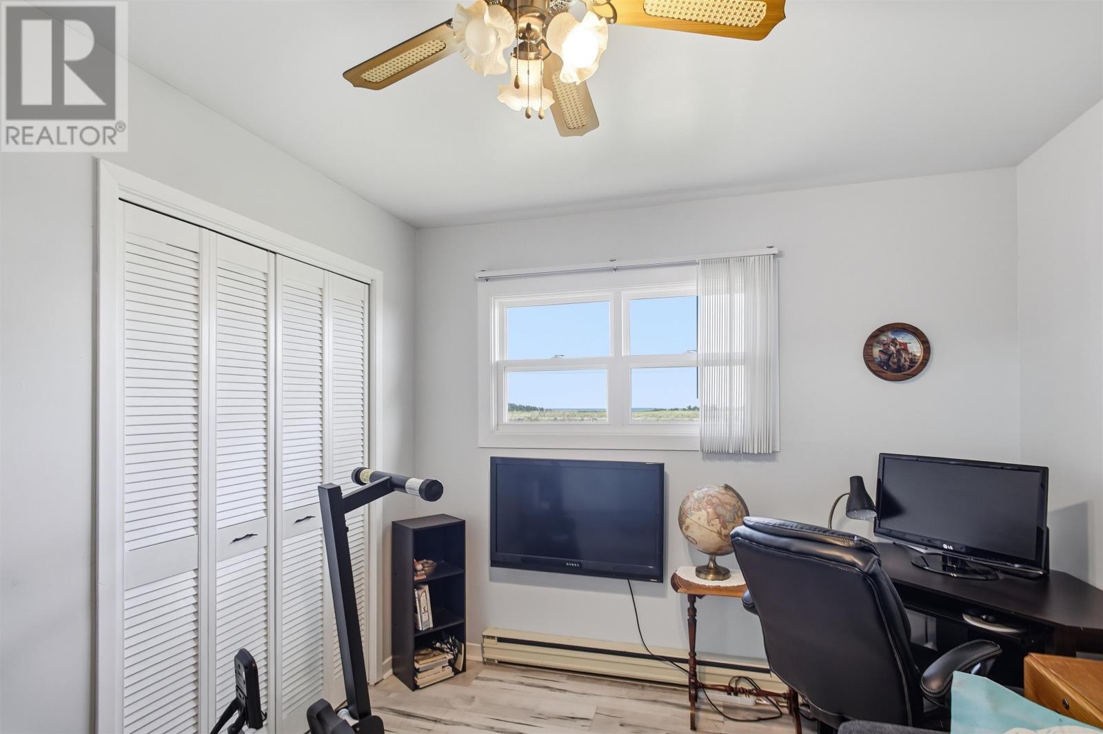 278 Basinview Crescent Property Photo 20