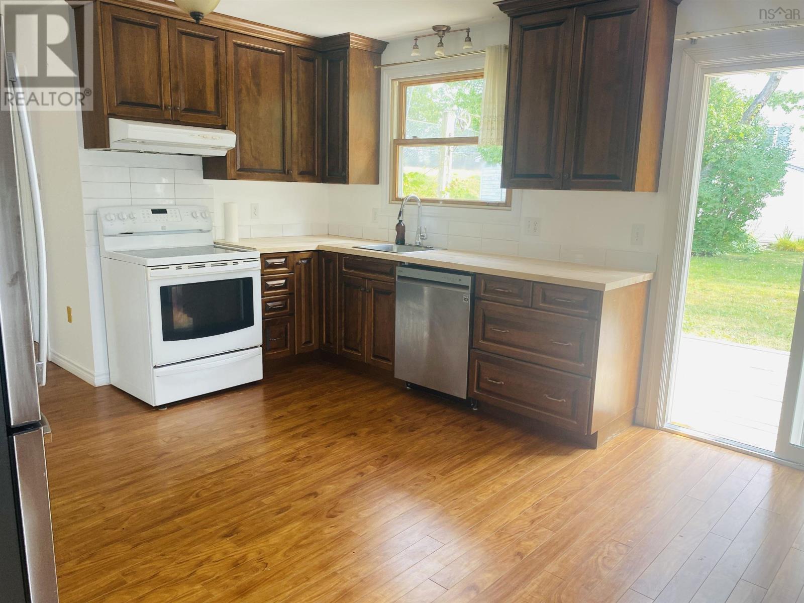 35 Gourok Avenue Property Photo 2