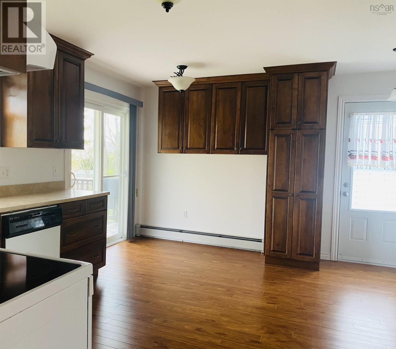 35 Gourok Avenue Property Photo 3