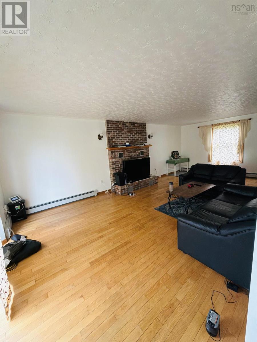 35 Gourok Avenue Property Photo 5