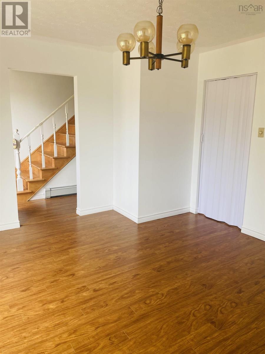 35 Gourok Avenue Property Photo 9