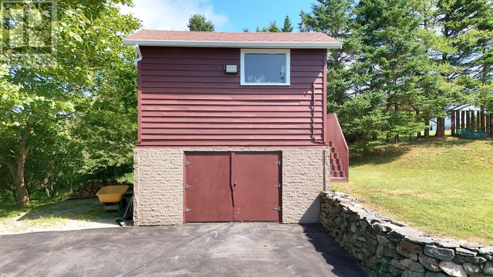 18 Cemetery Road Property Photo 6