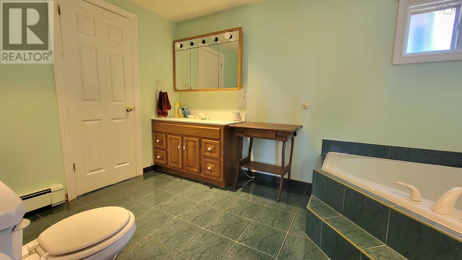 18 Cemetery Road Property Photo 20