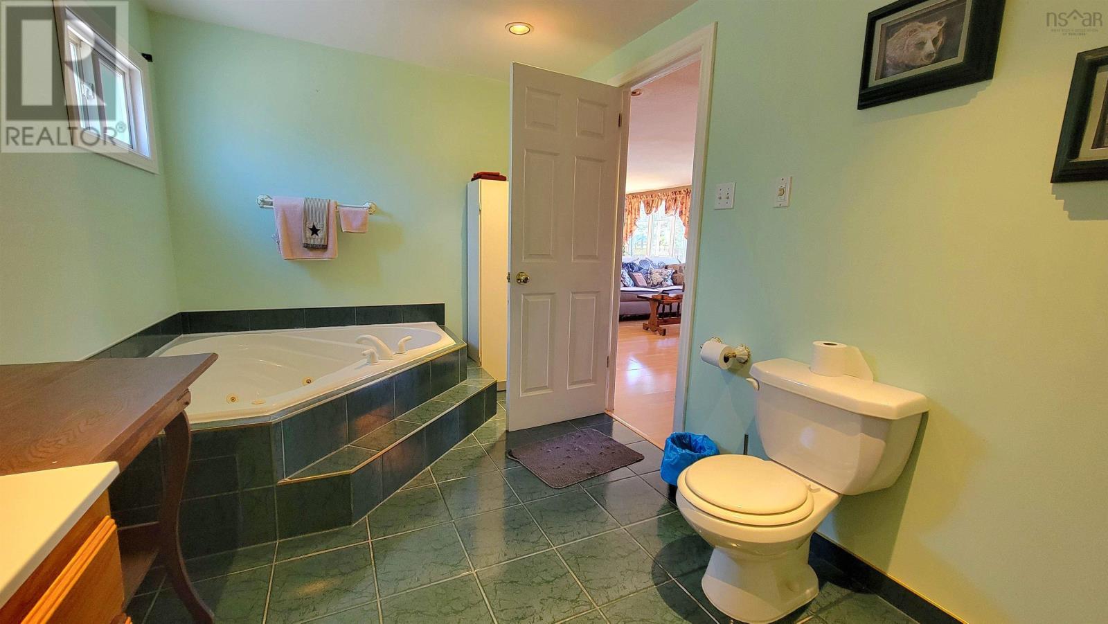 18 Cemetery Road Property Photo 22
