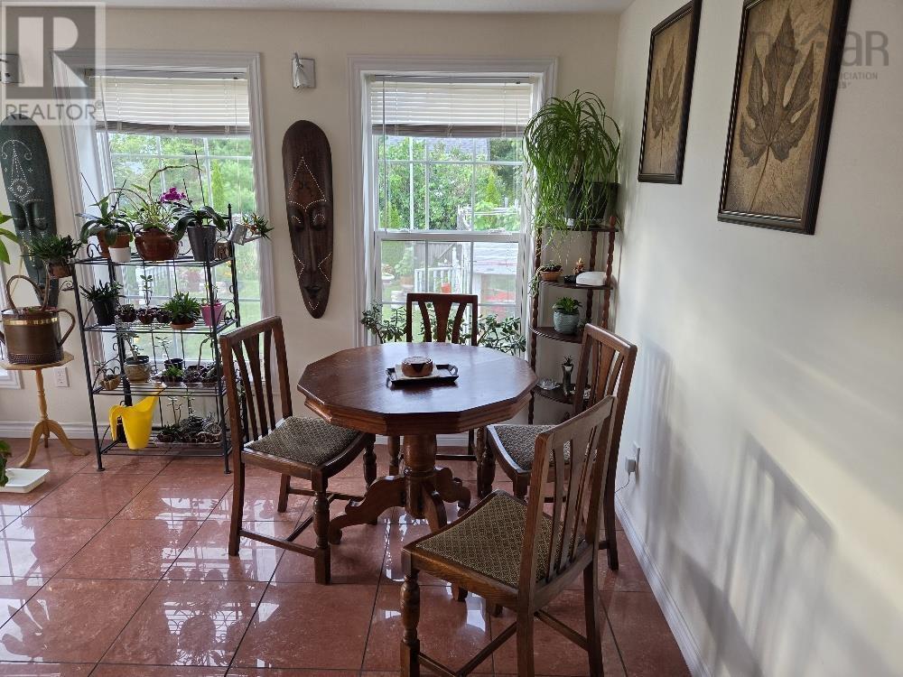 7 Douglas St Property Photo 7