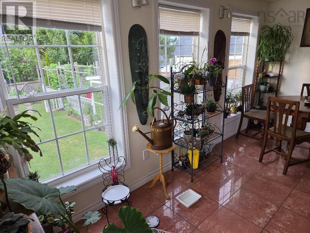 7 Douglas St Property Photo 12