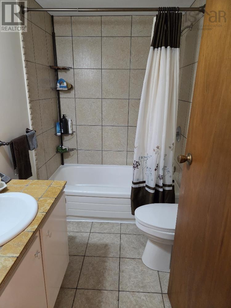 7 Douglas St Property Photo 21